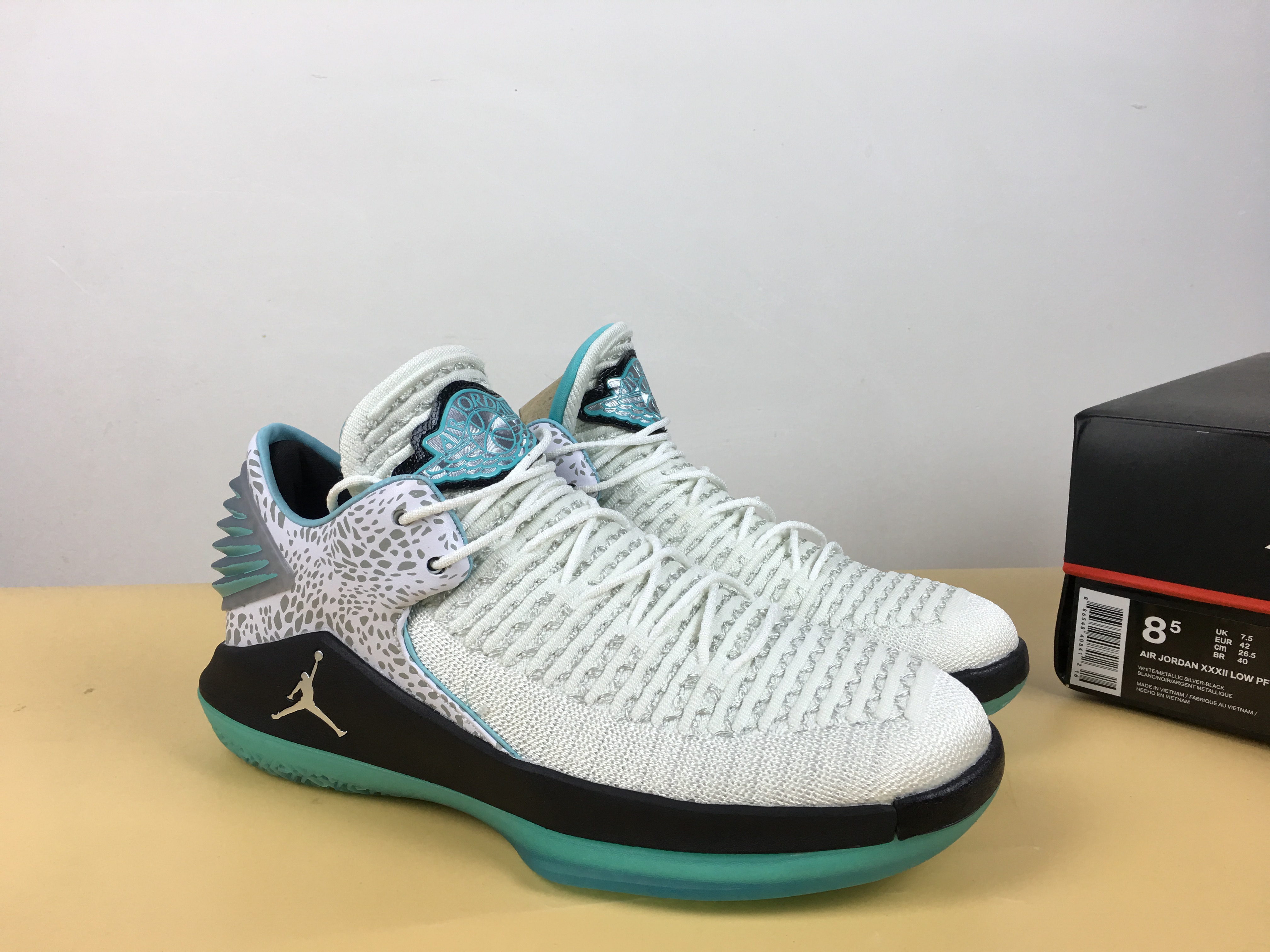 Air Jordan XXXII Low White Emerald Shoes - Click Image to Close